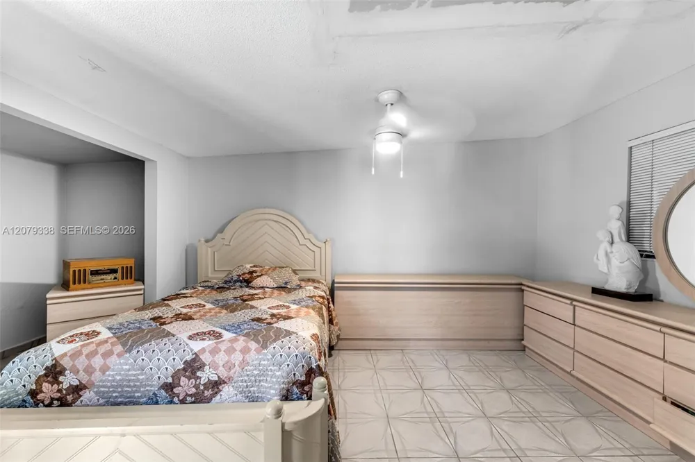 13706 SW 14th St Miami, FL 33184