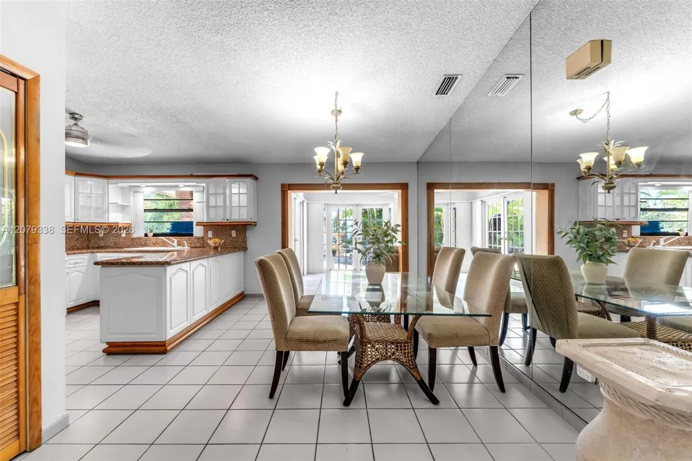 13706 SW 14th St Miami, FL 33184