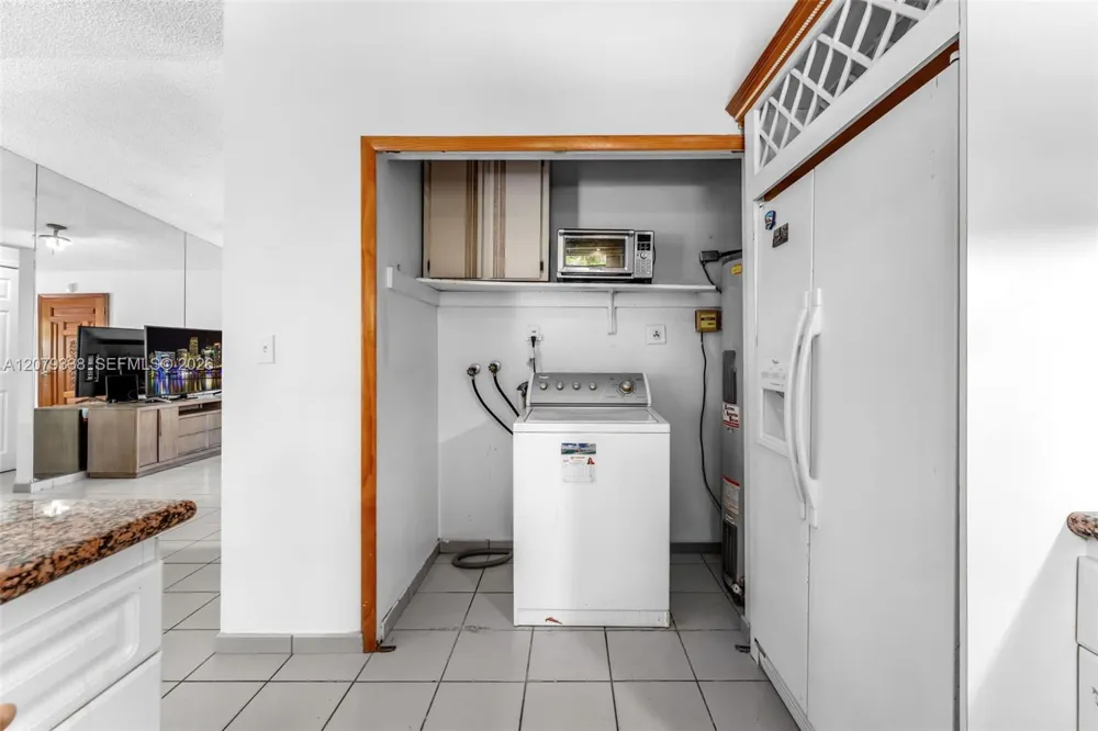 13706 SW 14th St Miami, FL 33184