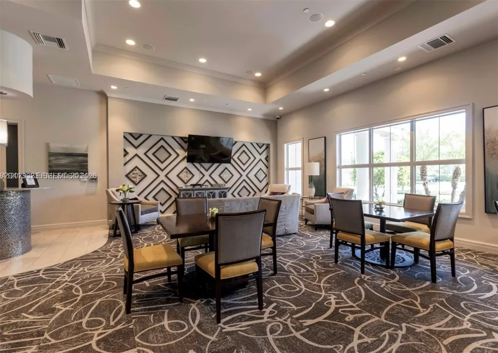 1240 Eucalyptus Dr #2 Hollywood, FL 33021