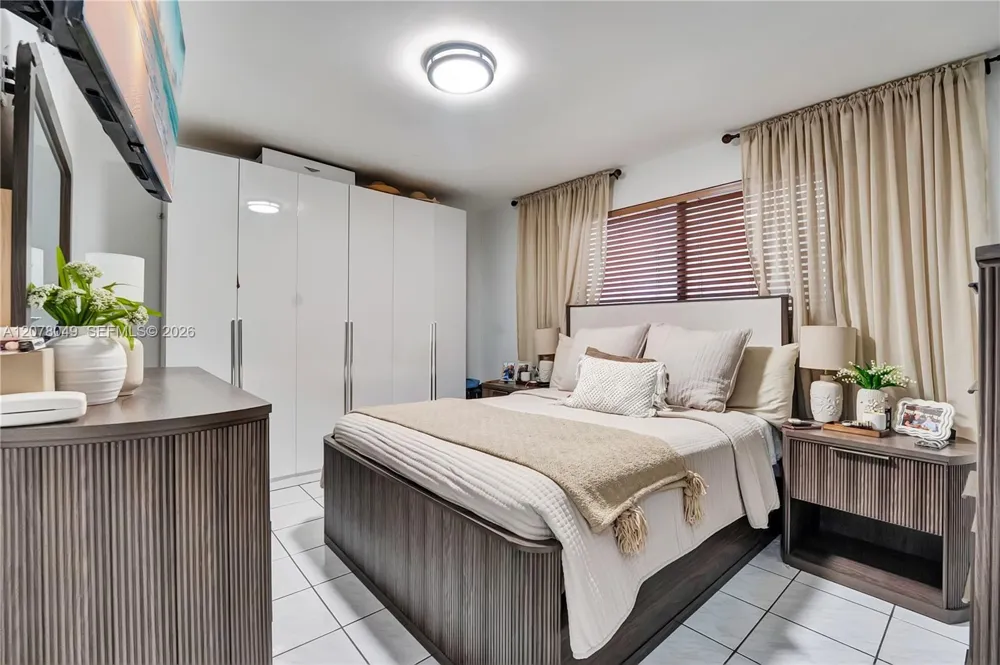 5670 W 20th Ct Hialeah, FL 33016