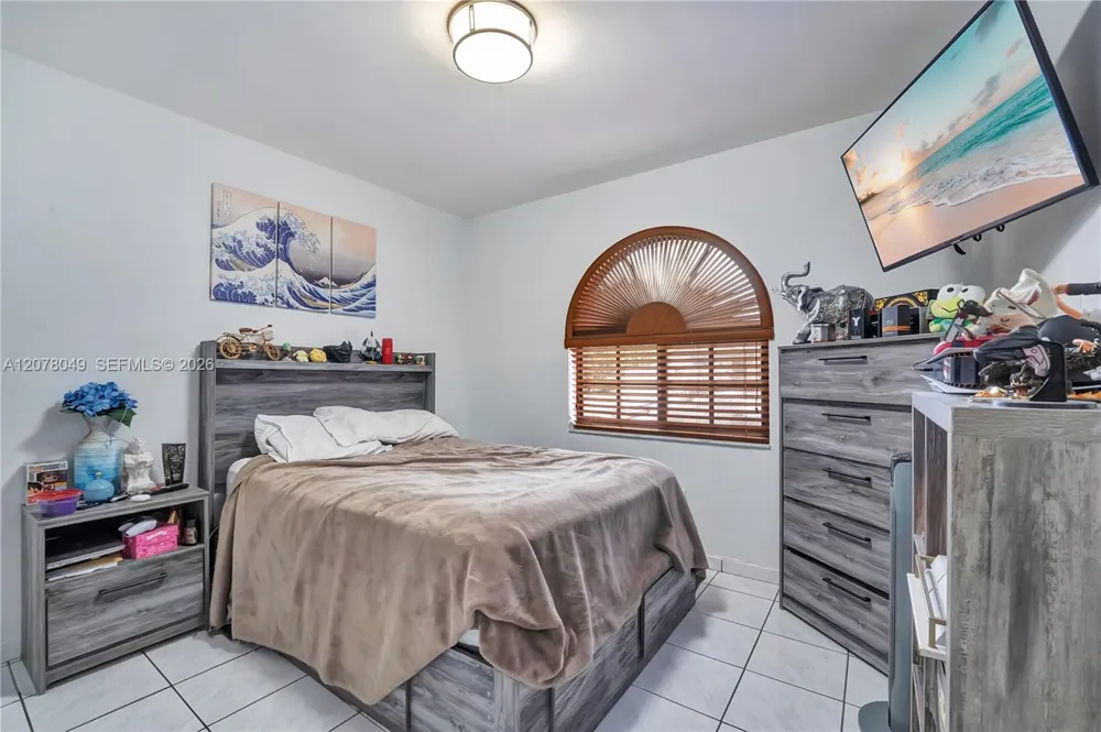 5670 W 20th Ct Hialeah, FL 33016