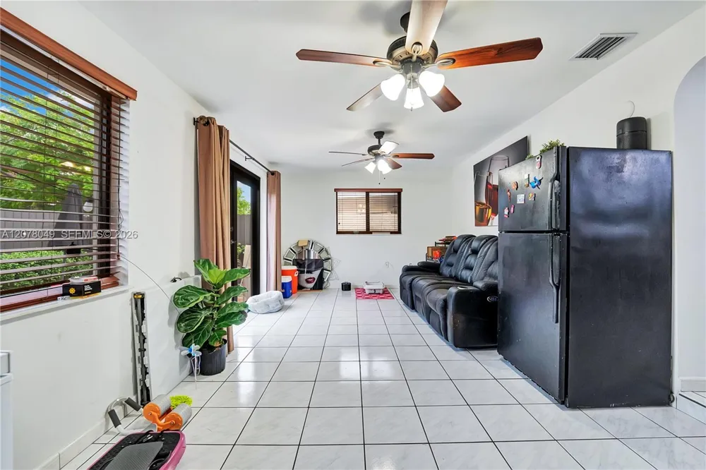 5670 W 20th Ct Hialeah, FL 33016