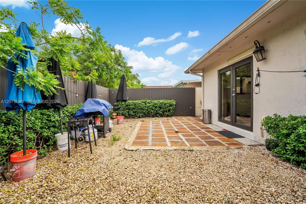 5670 W 20th Ct Hialeah, FL 33016