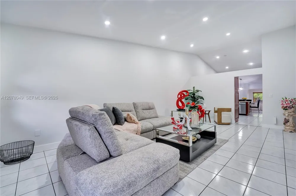 5670 W 20th Ct Hialeah, FL 33016