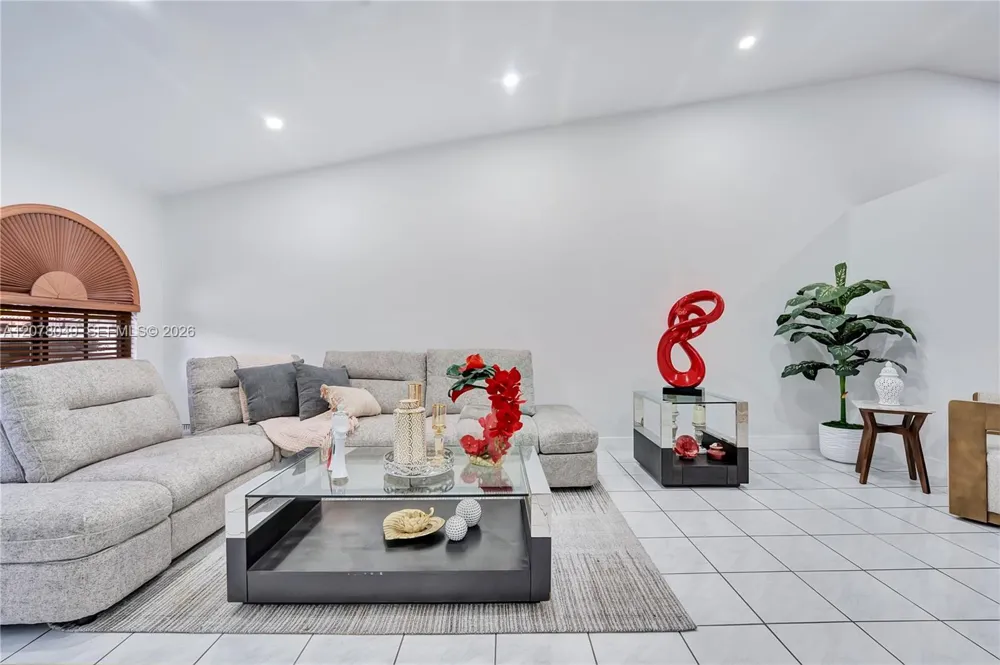 5670 W 20th Ct Hialeah, FL 33016