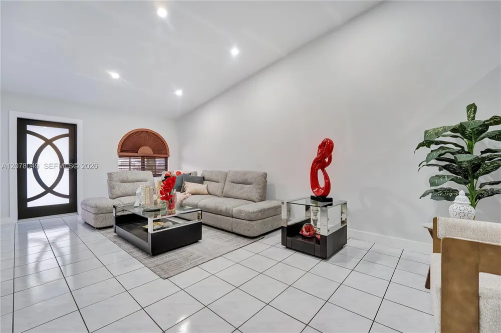 5670 W 20th Ct Hialeah, FL 33016