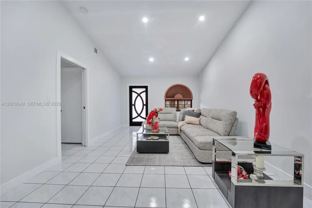 5670 W 20th Ct Hialeah, FL 33016
