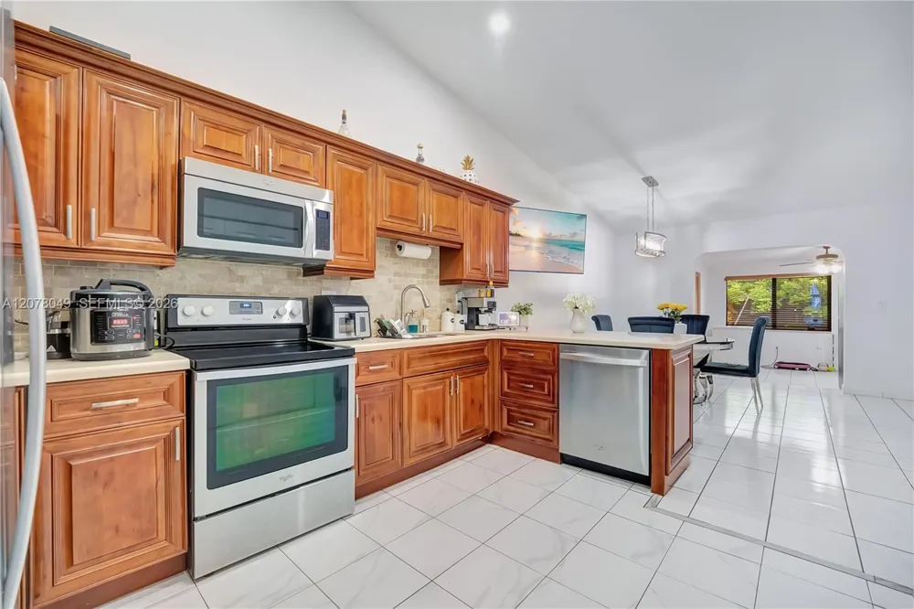 5670 W 20th Ct Hialeah, FL 33016