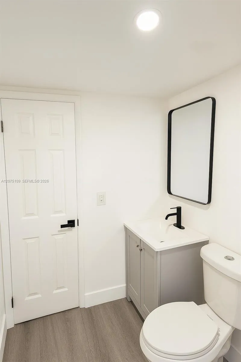 417 NW 2nd Ave #9 Hallandale Beach, FL 33009