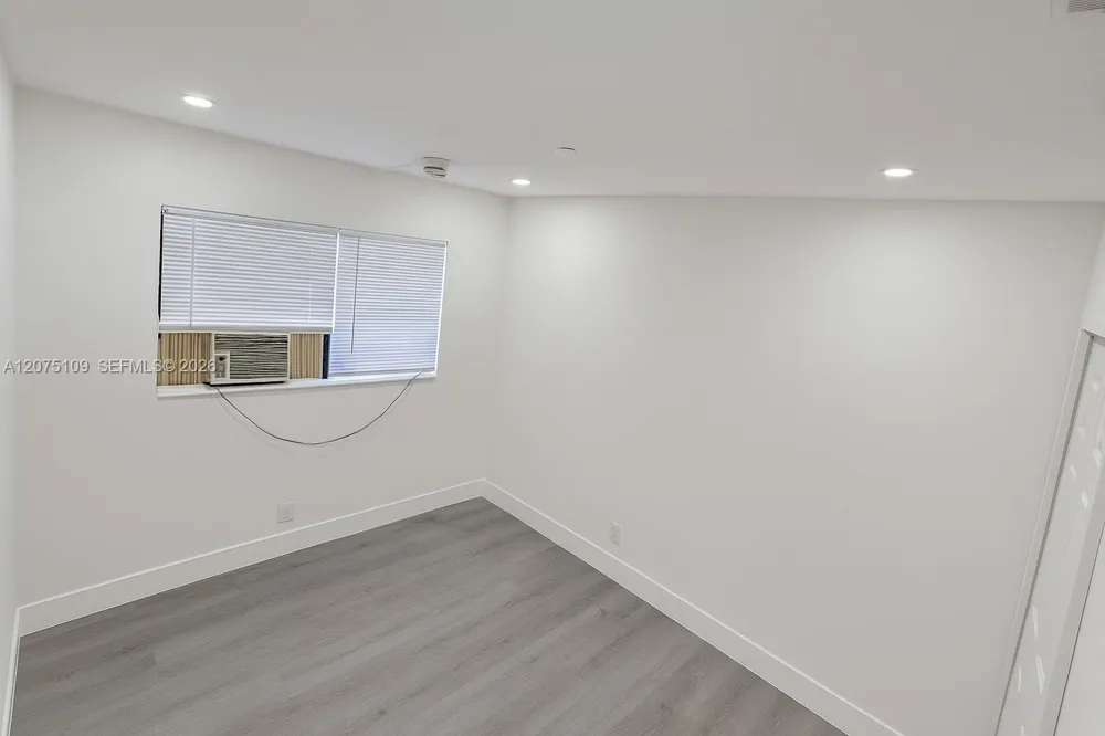 417 NW 2nd Ave #9 Hallandale Beach, FL 33009