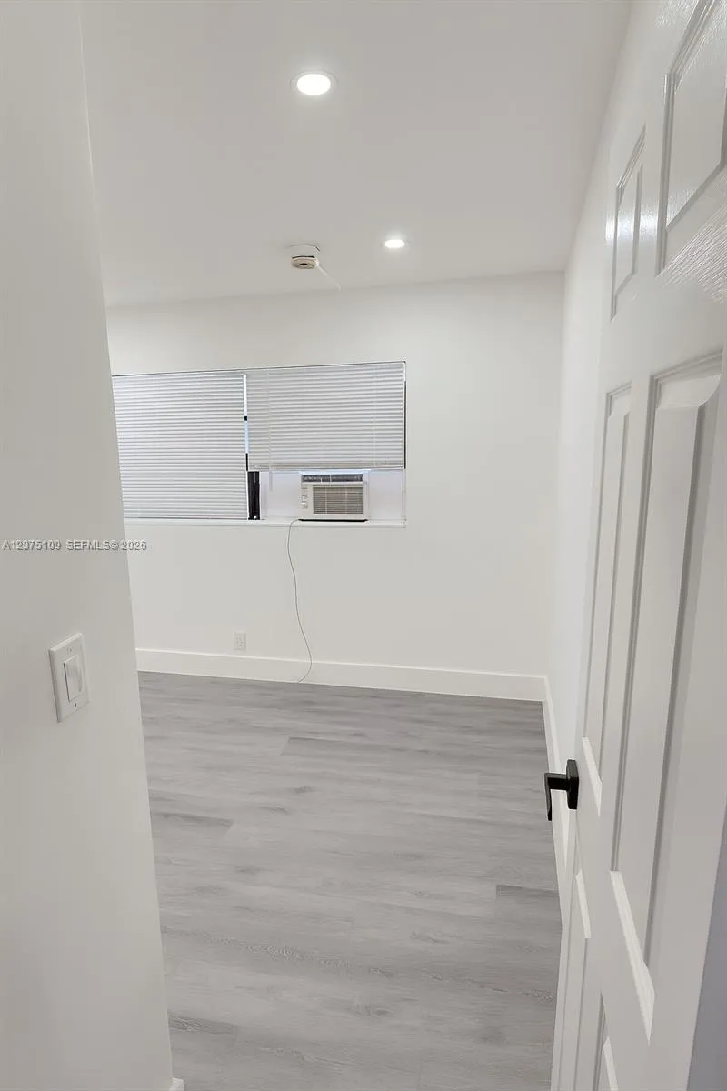 417 NW 2nd Ave #9 Hallandale Beach, FL 33009
