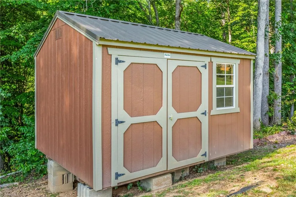 1080 Nauvoo Ridge Drive Tobaccoville, NC 27050