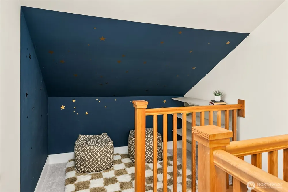4663 1st Avenue NE Seattle, WA 98105