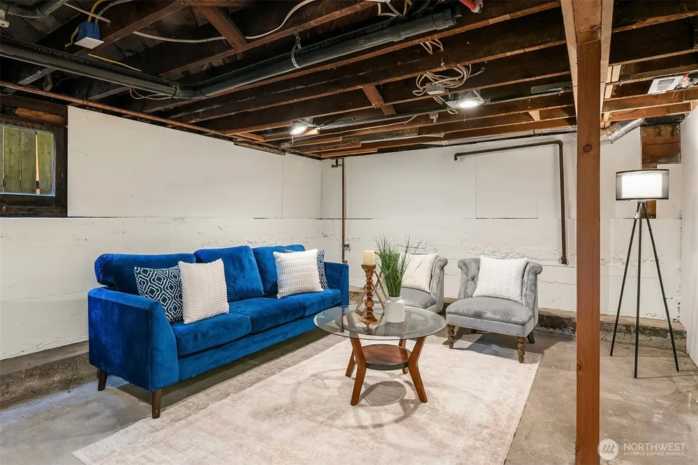 4663 1st Avenue NE Seattle, WA 98105