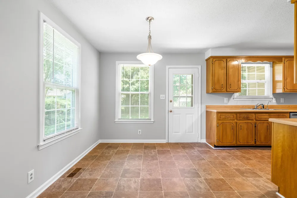 354 Woodale Dr Clarksville, TN 37042