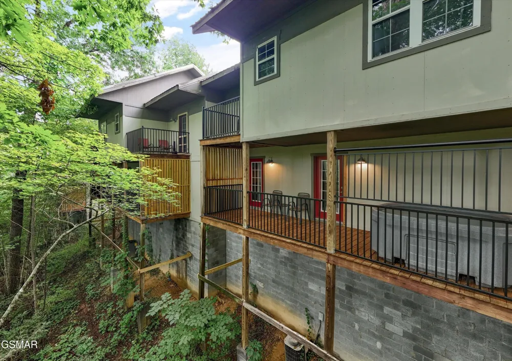 541 Johnson Lane #1 Gatlinburg, TN 37738