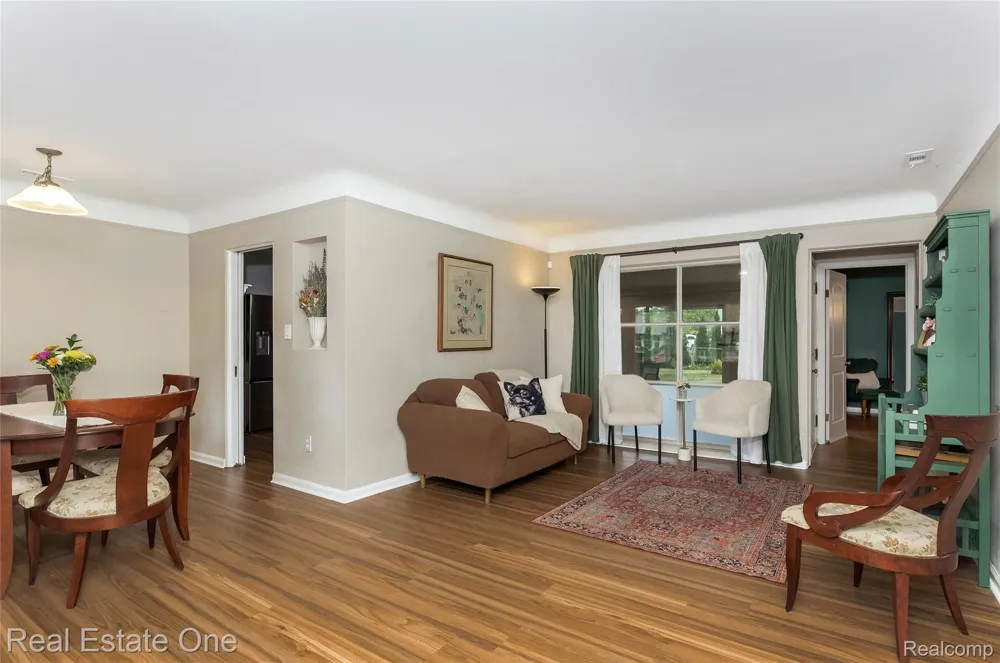 16598 Lexington Redford Charter Township, MI 48240