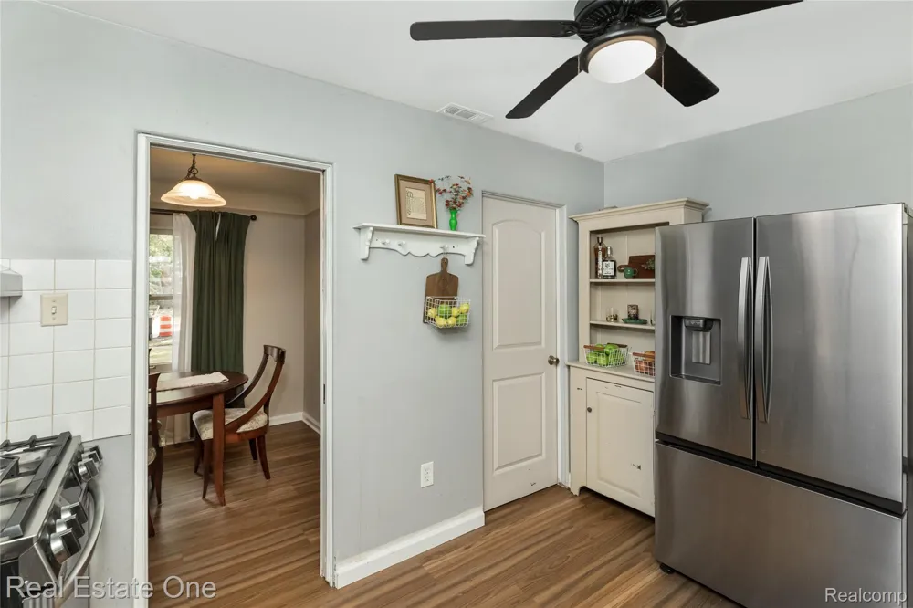 16598 Lexington Redford Charter Township, MI 48240