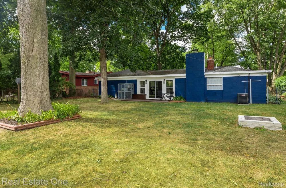 16598 Lexington Redford Charter Township, MI 48240