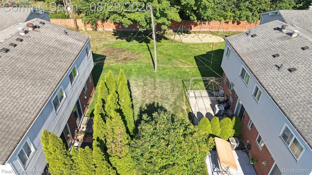 27821 eastwick sq Roseville City, MI 48066