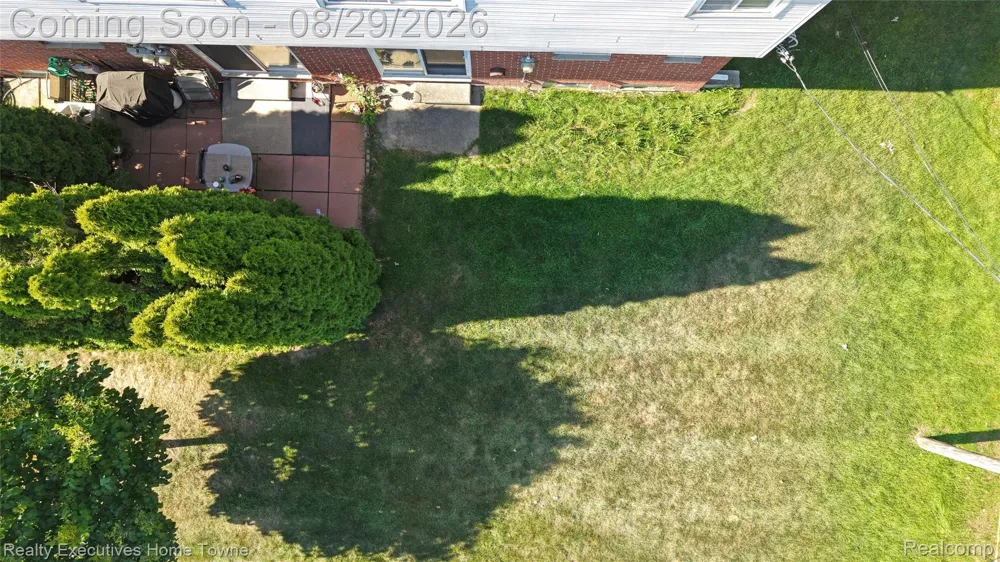 27821 eastwick sq Roseville City, MI 48066
