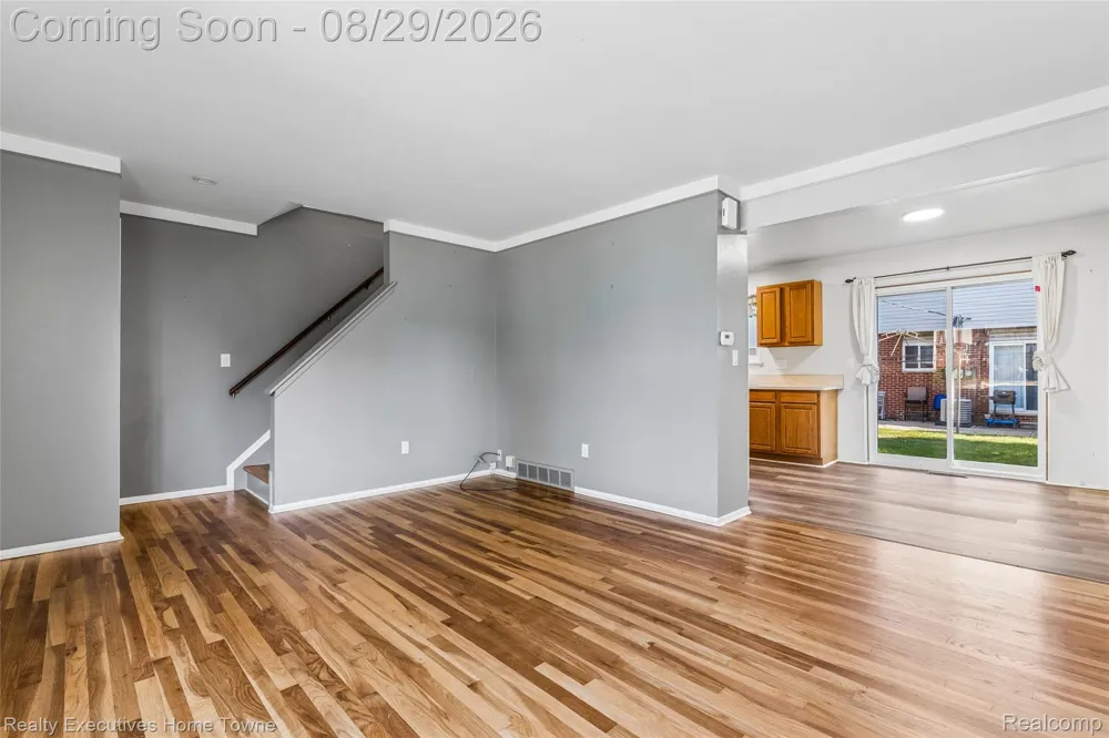 27821 eastwick sq Roseville City, MI 48066