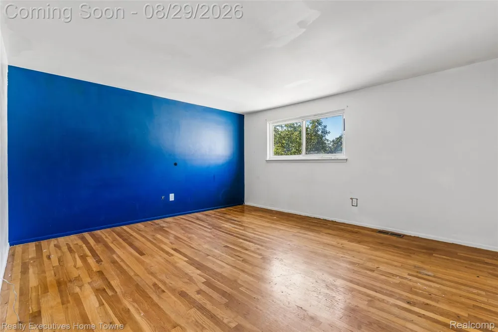 27821 eastwick sq Roseville City, MI 48066