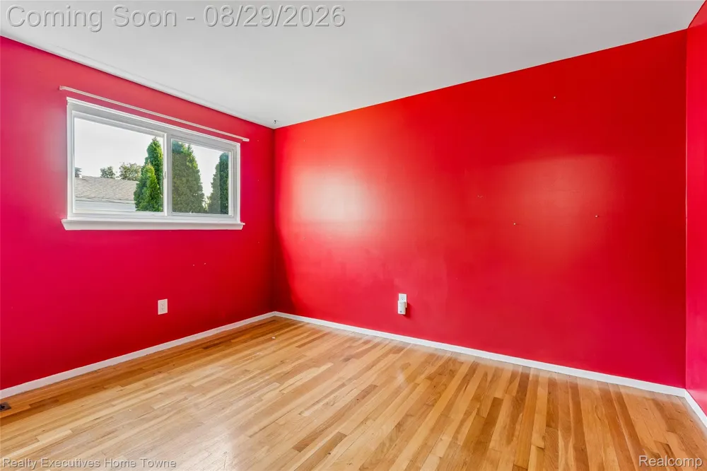 27821 eastwick sq Roseville City, MI 48066