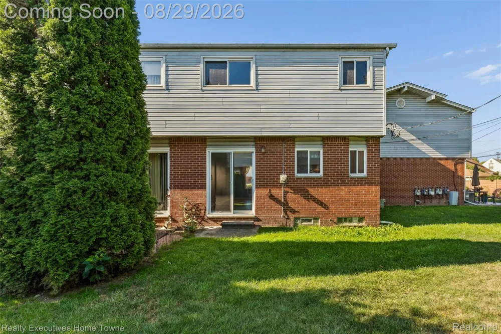 27821 eastwick sq Roseville City, MI 48066