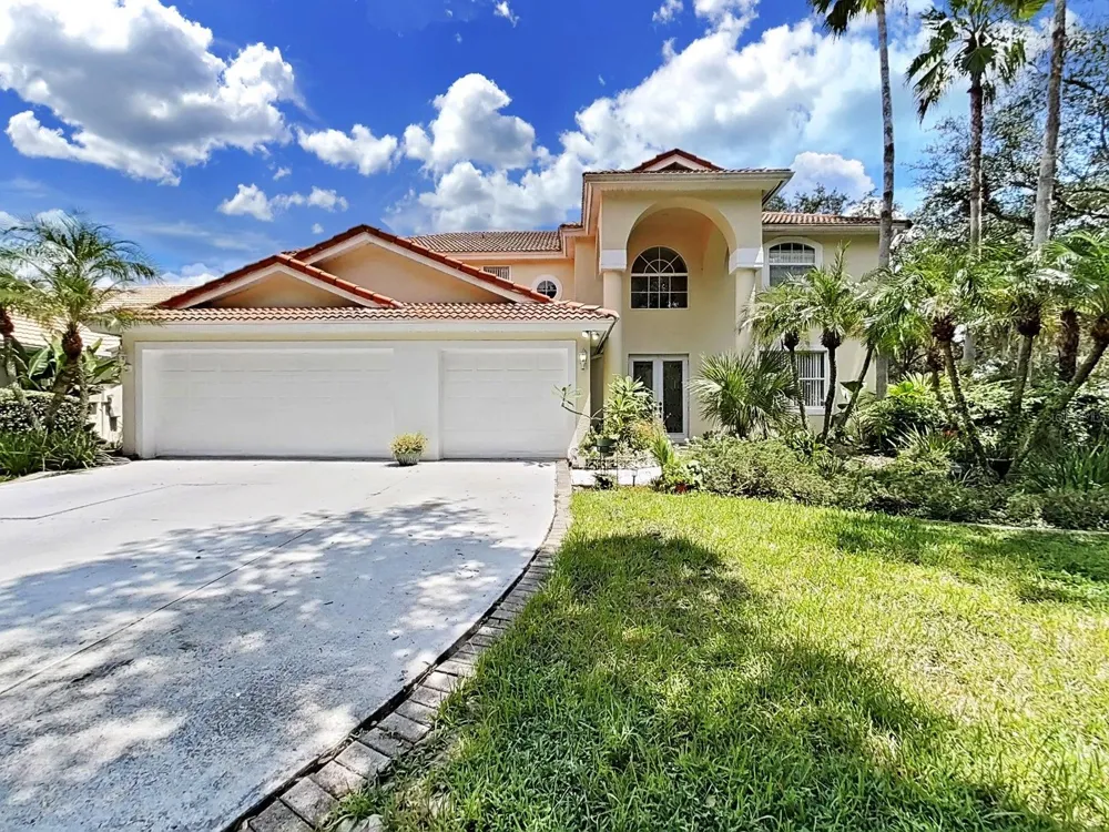 10212 GARDEN ALCOVE DRIVE Tampa, FL 33647