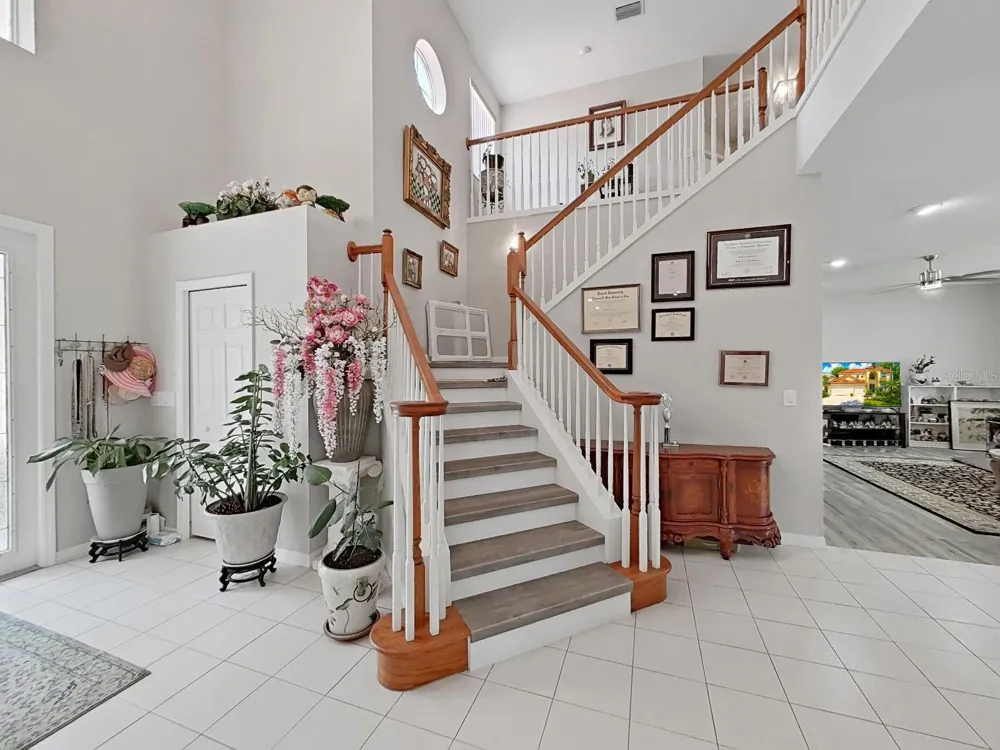 10212 GARDEN ALCOVE DRIVE Tampa, FL 33647