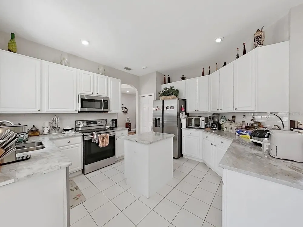 10212 GARDEN ALCOVE DRIVE Tampa, FL 33647