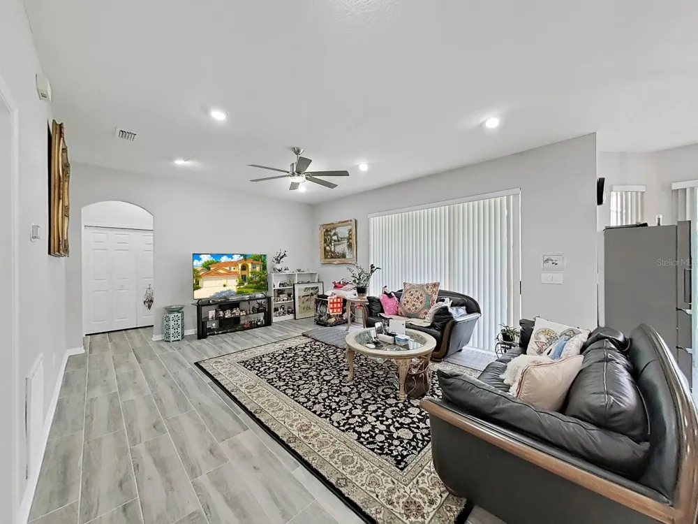 10212 GARDEN ALCOVE DRIVE Tampa, FL 33647
