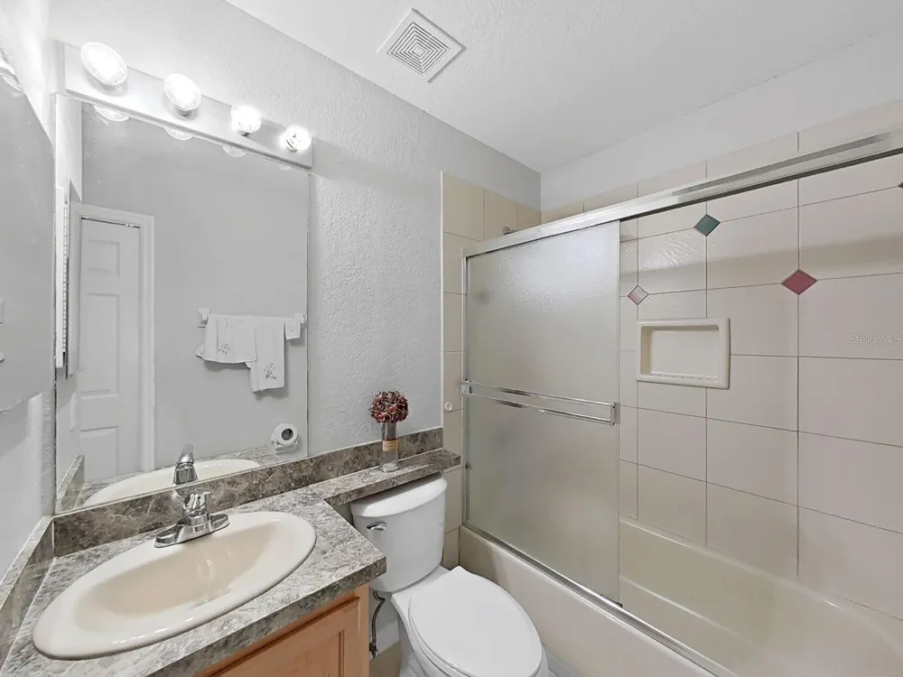 10212 GARDEN ALCOVE DRIVE Tampa, FL 33647