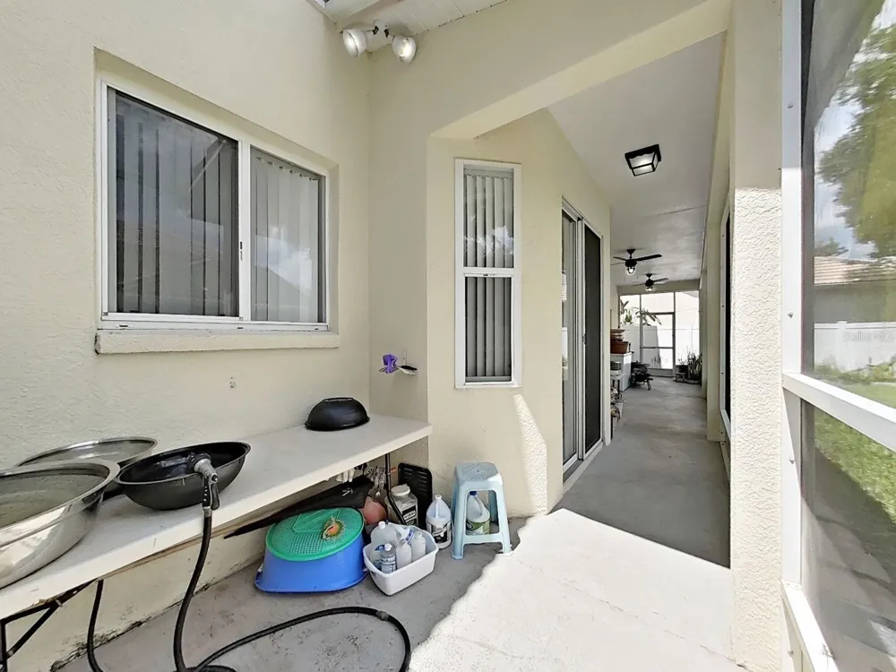 10212 GARDEN ALCOVE DRIVE Tampa, FL 33647