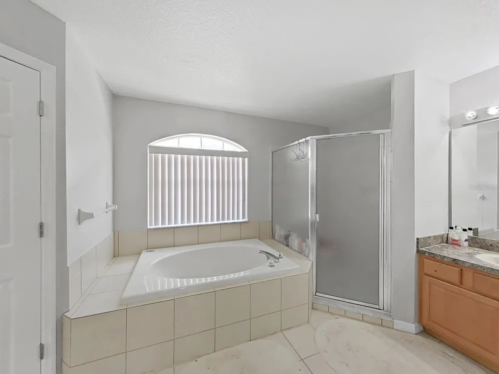 10212 GARDEN ALCOVE DRIVE Tampa, FL 33647