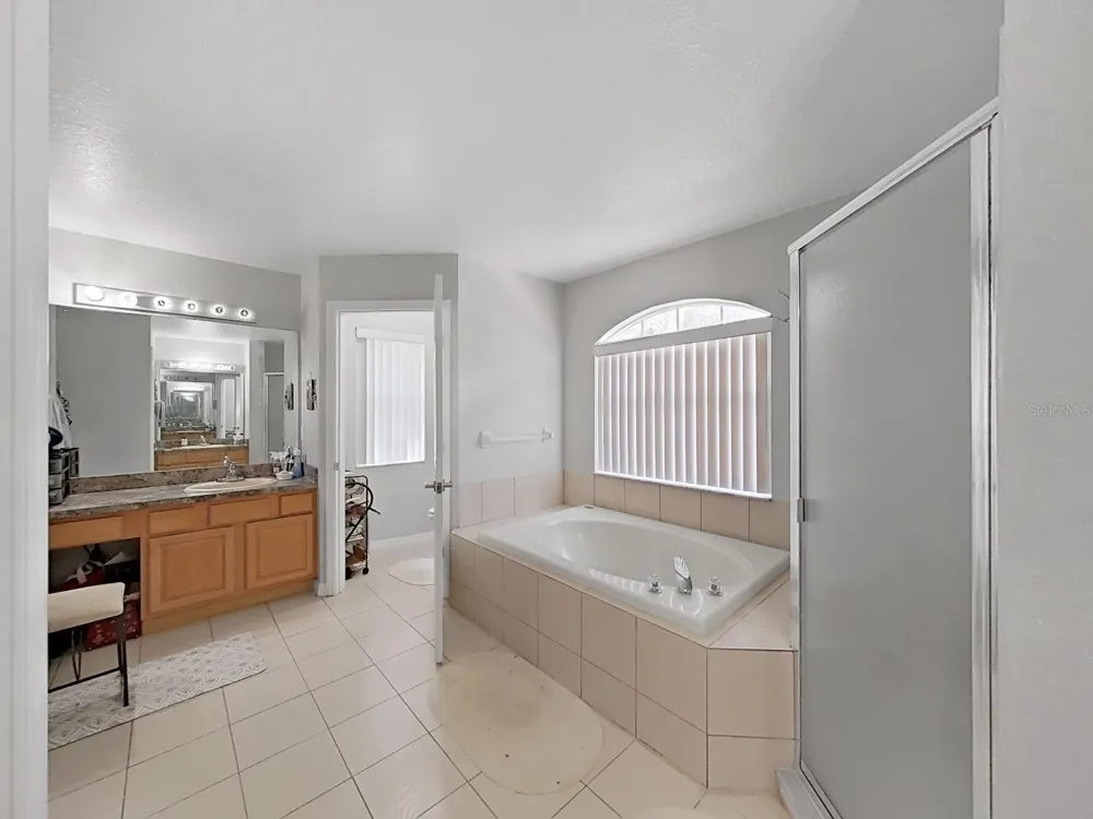 10212 GARDEN ALCOVE DRIVE Tampa, FL 33647