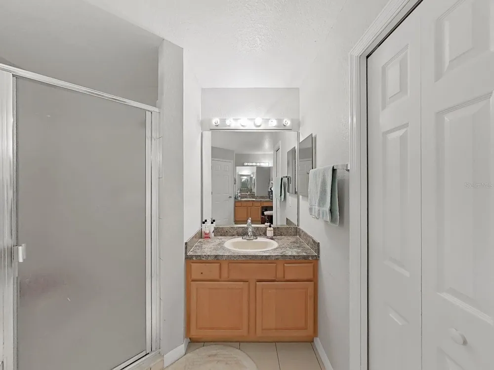 10212 GARDEN ALCOVE DRIVE Tampa, FL 33647