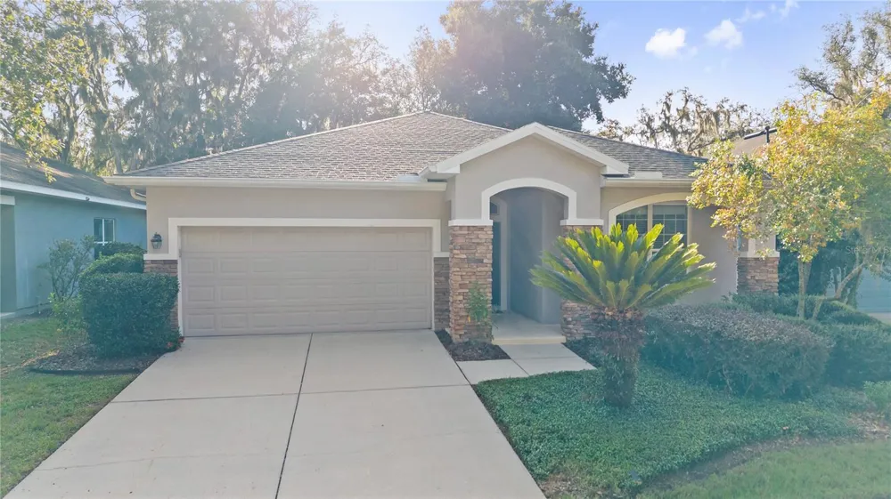 15842 STARLING WATER DRIVE Lithia, FL 33547