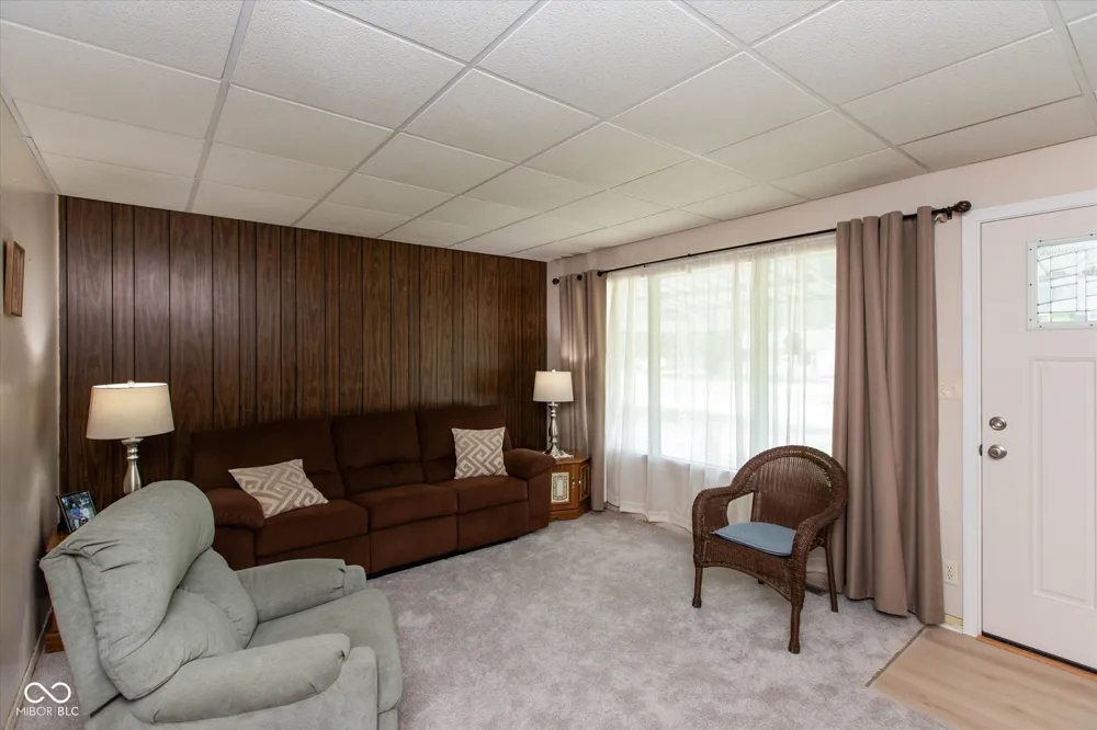501 Mooreland Drive Whiteland, IN 46184
