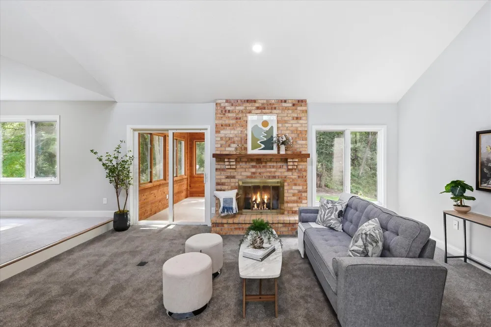 1592 Sherwood Court Eagan, MN 55122