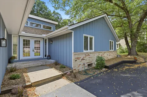 1592 Sherwood Court