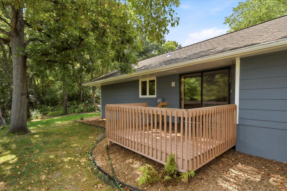 1592 Sherwood Court Eagan, MN 55122