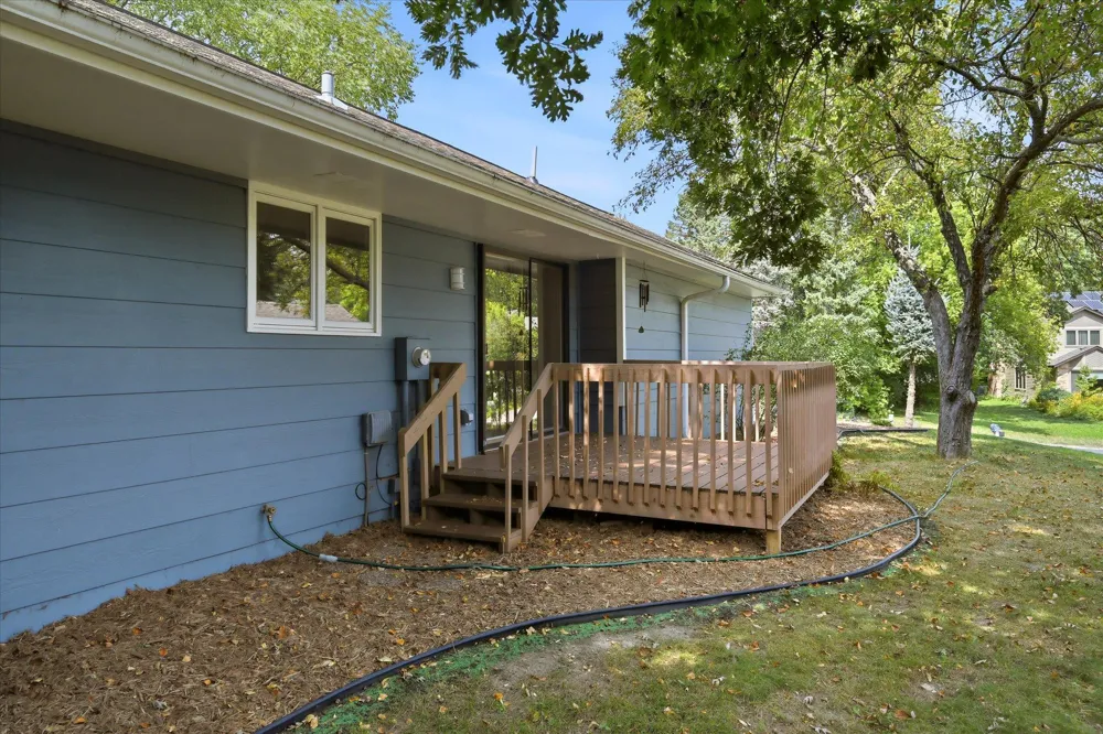 1592 Sherwood Court Eagan, MN 55122
