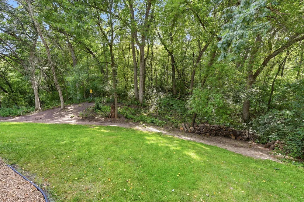 1592 Sherwood Court Eagan, MN 55122