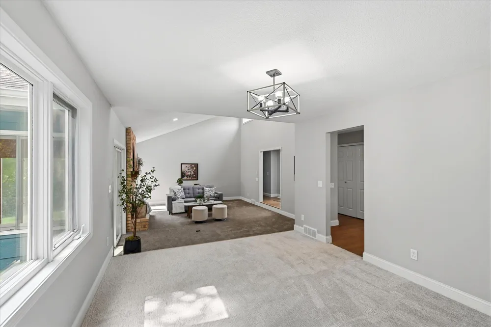 1592 Sherwood Court Eagan, MN 55122