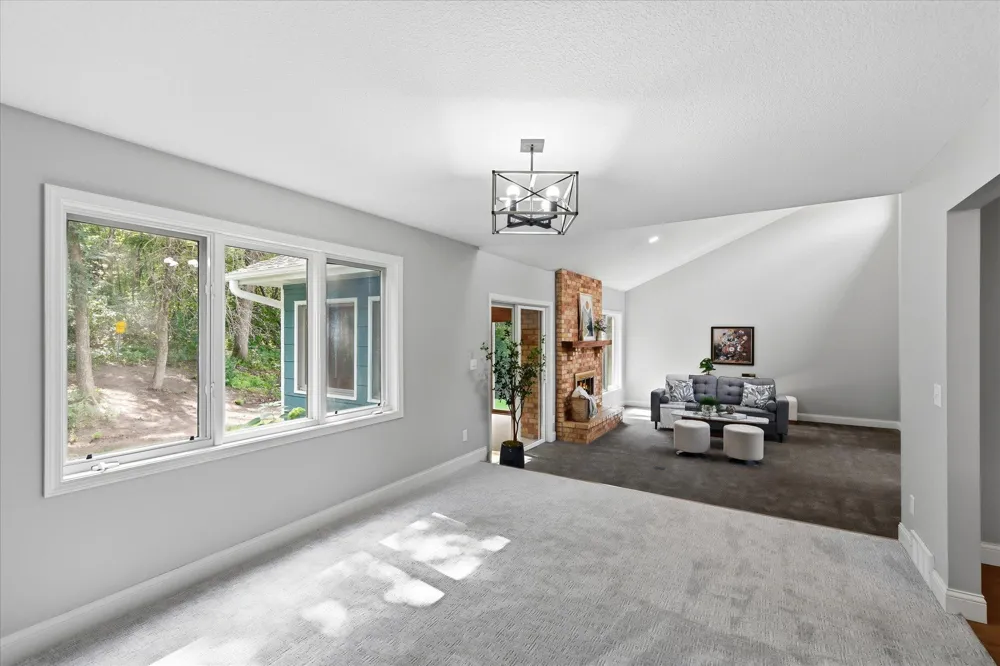 1592 Sherwood Court Eagan, MN 55122