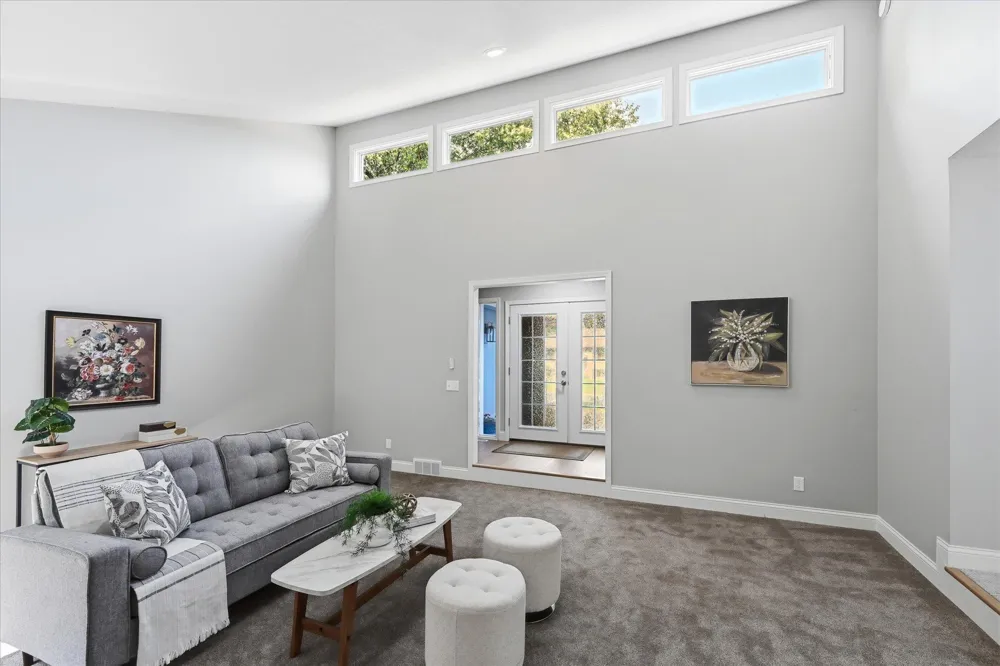 1592 Sherwood Court Eagan, MN 55122