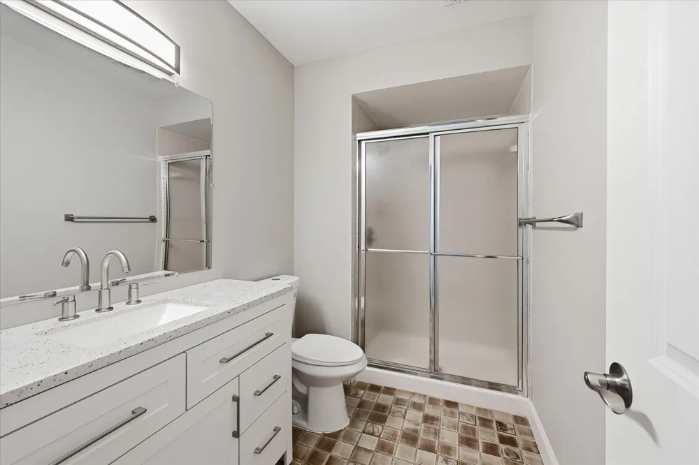 1592 Sherwood Court Eagan, MN 55122